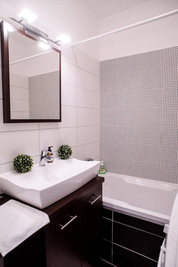 Peaceful, Cozy And New Apartment With Balcony Budapest Extérieur photo